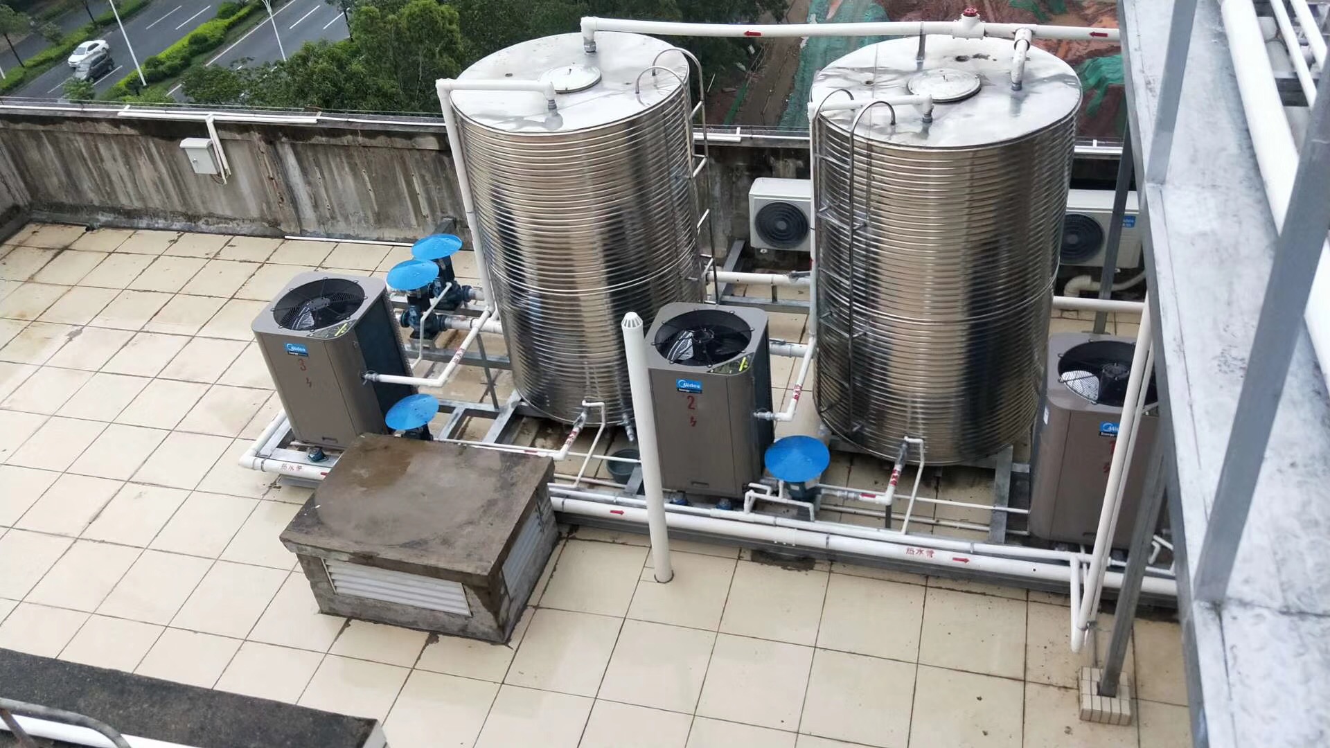 空氣能熱水器